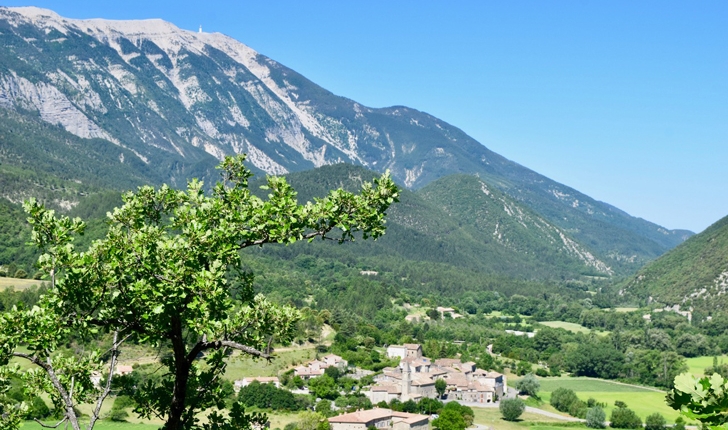 balade-Ventoux-et-Toulourenc-Savoillans-credits-Natural-Solutions-Ariane