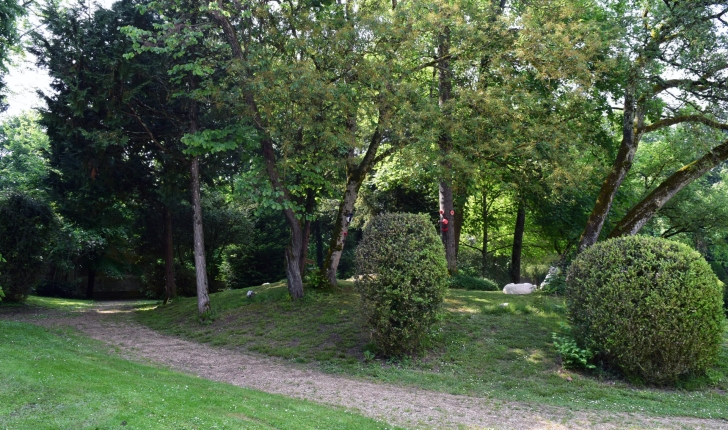 Centre ville d'Auxerre. Ici, dans les jardins du muséum naturel.