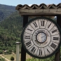 L'horloge de Saint-Léger du Ventoux (crédits Jori Avlis)