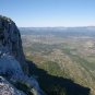 Balade au Pic Saint-Loup : panorama au sommet, en direction des Cévennes © Mathilde Poussin